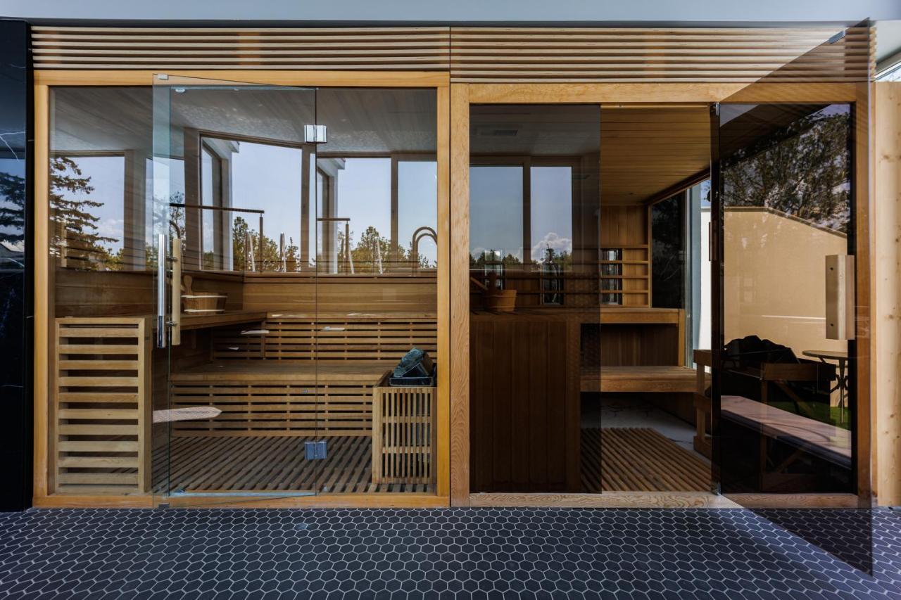 Villa Bauhaus Penthouse Wellness Apartman シオーフォク エクステリア 写真